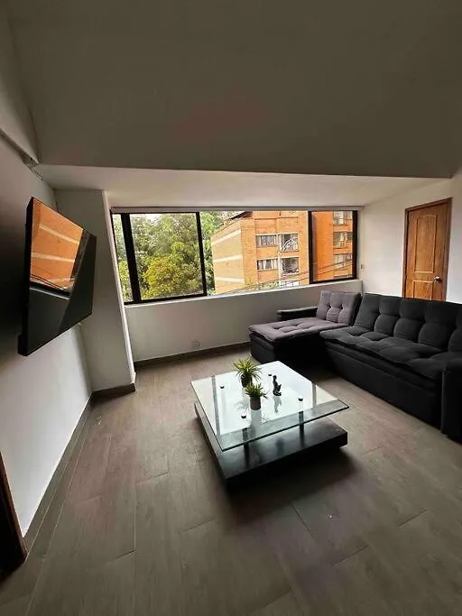 Penthouse W/ Jacuzzi In Lleras Park Apartment Medellin