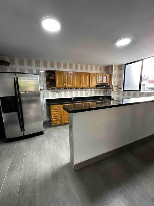 메딜린 Penthouse W/ Jacuzzi In Lleras Park 아파트