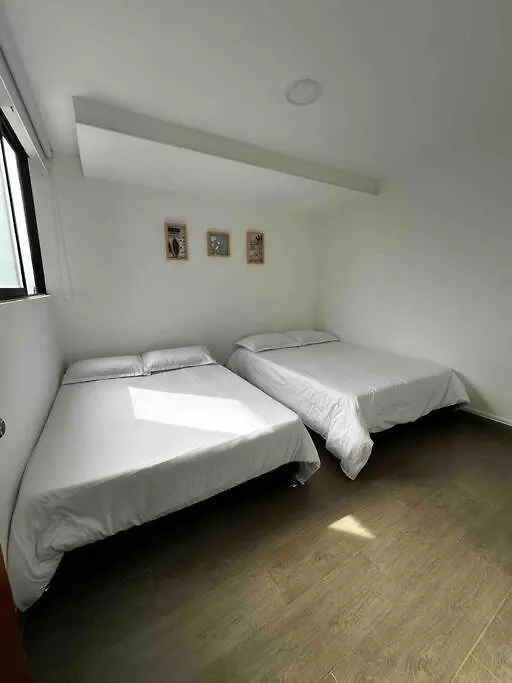 메딜린 Penthouse W/ Jacuzzi In Lleras Park 아파트