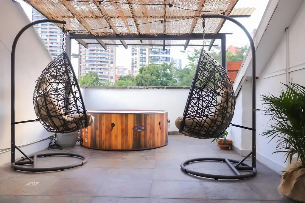 메딜린 Penthouse W/ Jacuzzi In Lleras Park 아파트 0*,