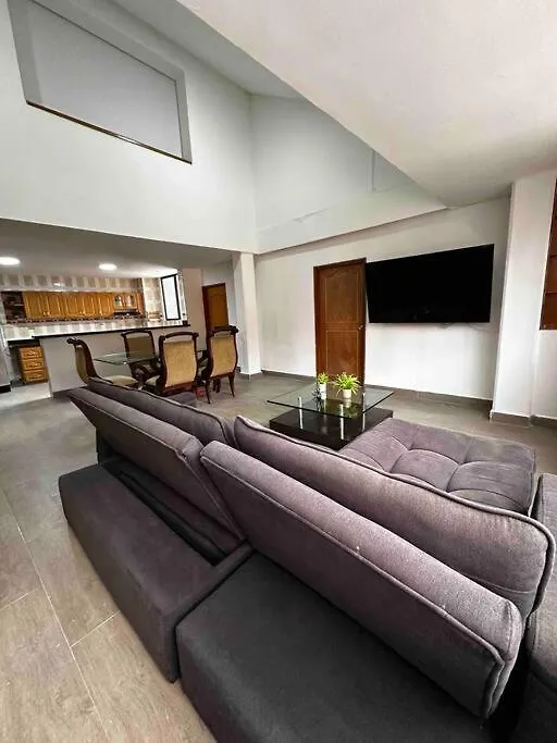 메딜린 Penthouse W/ Jacuzzi In Lleras Park 아파트
