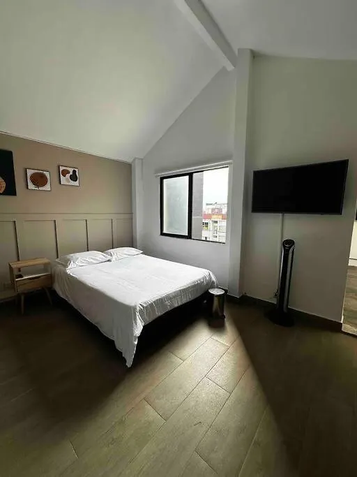 Penthouse W/ Jacuzzi In Lleras Park Apartment Medellin