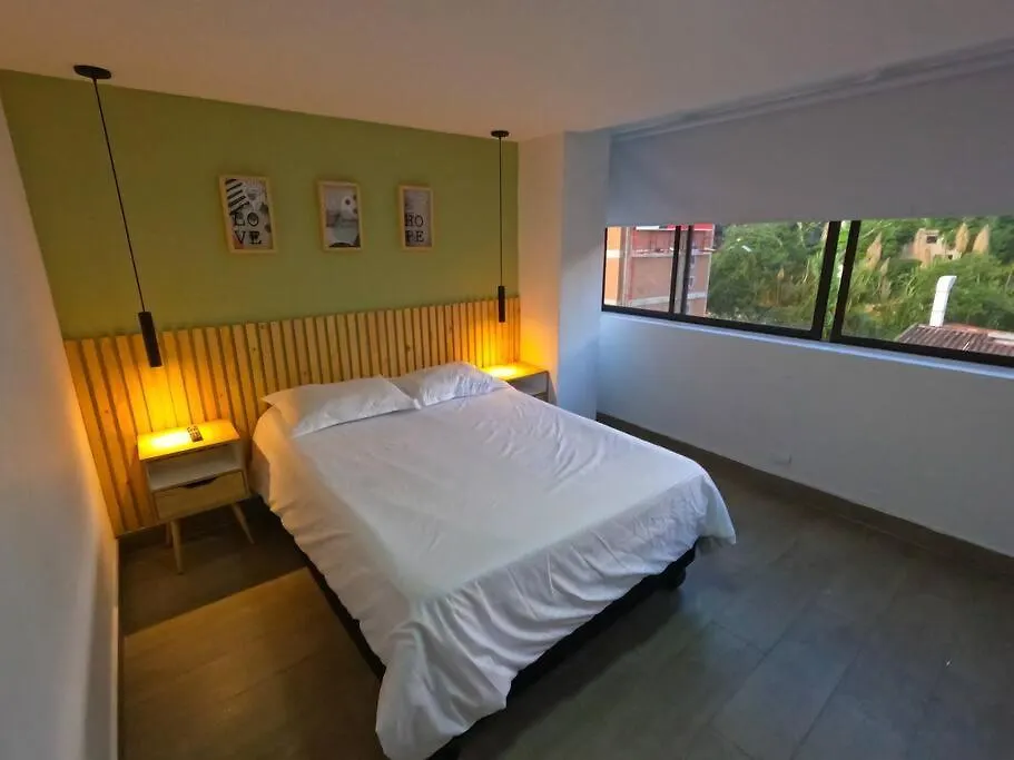 Penthouse W/ Jacuzzi In Lleras Park Apartment Medellin Colombia
