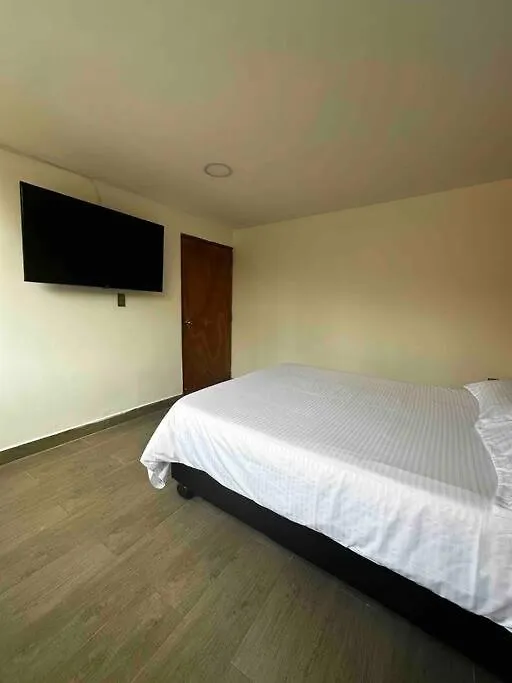 Penthouse W/ Jacuzzi In Lleras Park Apartment Medellin